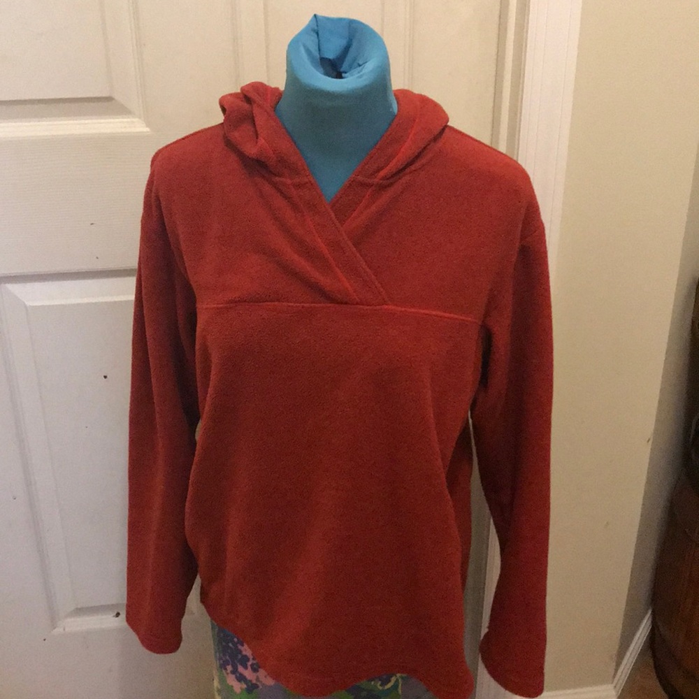 Patagonia sz L rust red hooded fleece pull over